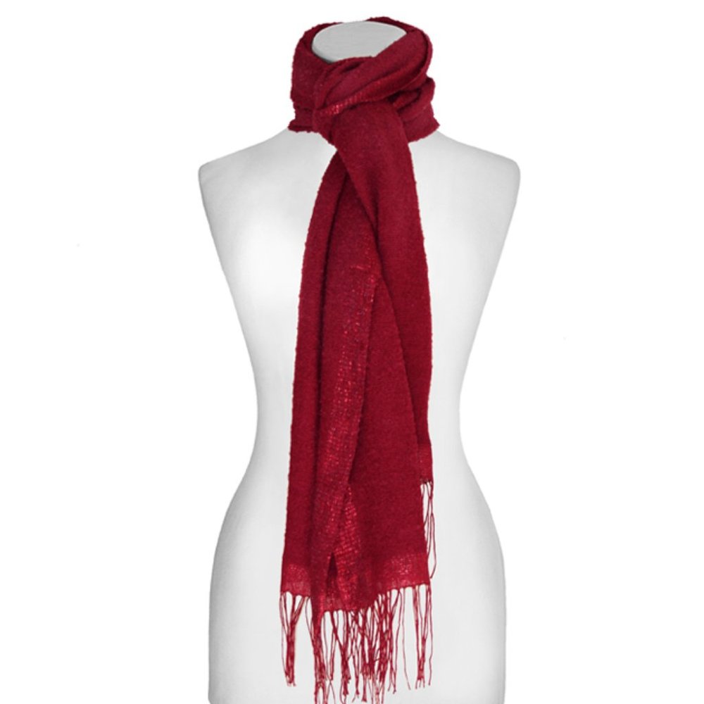 Qualities United Wide Scarf w/metallic yarn. Made in Peru
